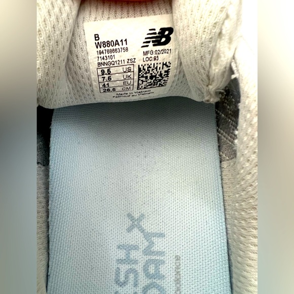 New Balance Sneakers - Picture 6 of 7